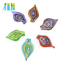 Style de peinture à l&#39;huile en forme de feuille de Murano pendentifs fait à la main en verre pour bijoux collier faisant 12pcs / box, MC0015